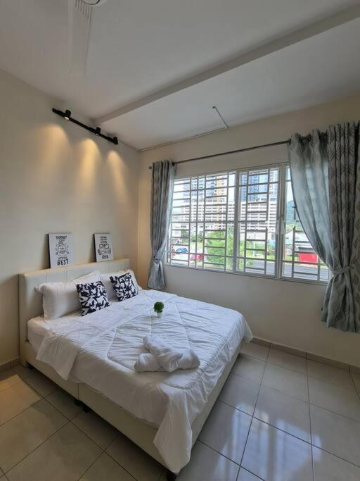 3Storey House 13Pax Family Suite Bayan Lepas Exterior photo