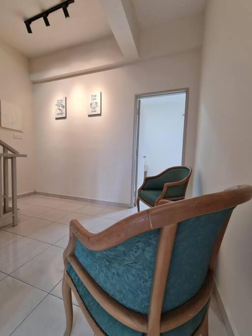 3Storey House 13Pax Family Suite Bayan Lepas Exterior photo