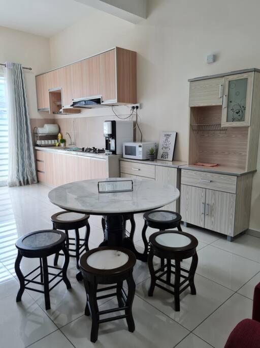 3Storey House 13Pax Family Suite Bayan Lepas Exterior photo
