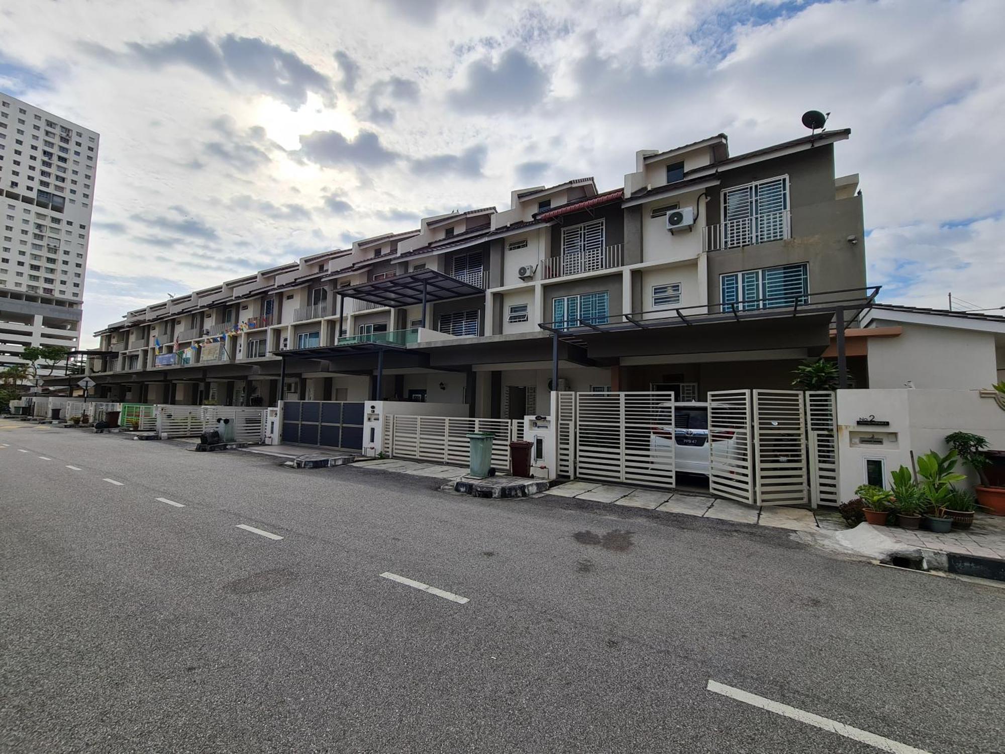 3Storey House 13Pax Family Suite Bayan Lepas Exterior photo